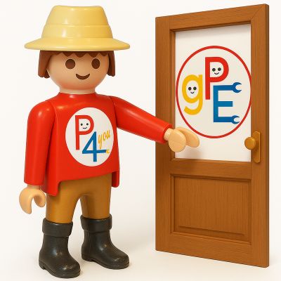 Playmobil Figur vor einer Tür